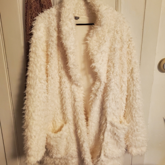 ***Sold*(*Aerie Sherpa Fuzzy Cardigan Coat - Picture 5 of 5